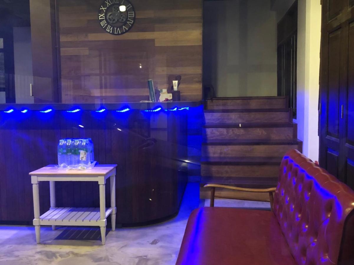 Bluefin Guesthouse Bangkok Esterno foto