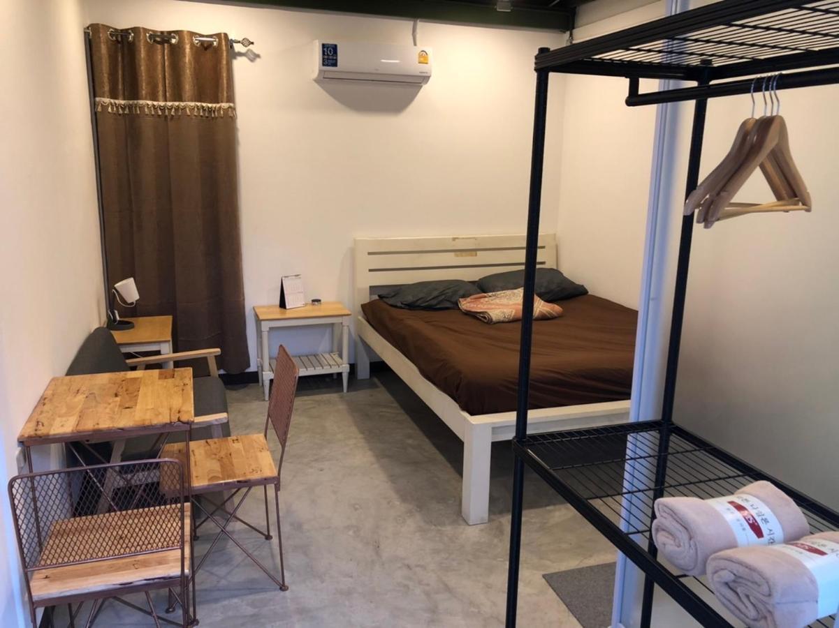 Bluefin Guesthouse Bangkok Esterno foto